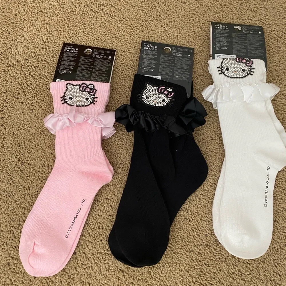 Hello Kitty Ruffled Crystal Anklets - Picture 3 of 6